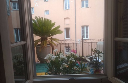 Grasse Apartment | CHARMING 2-bedroom apartment in the very heart of the city, with a terrace and air conditioning