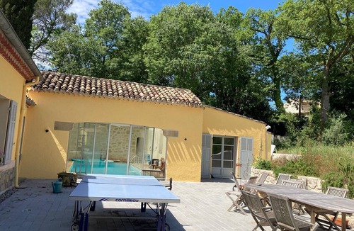 Est House | Charming 2-room cottage, 45 m², in Aix-en-Provence—quiet location with a garden and pool