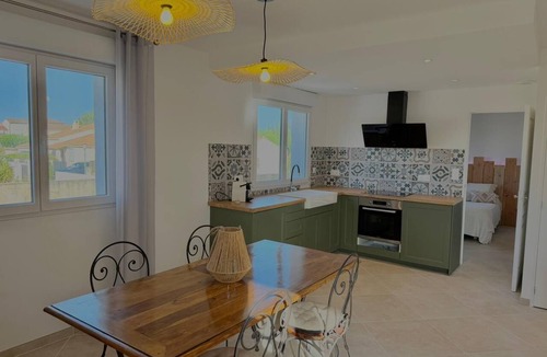 Pelissanne Apartment | Charming 48-square-meter one-bedroom apartment for four people in a quiet location with a terrace in Provence