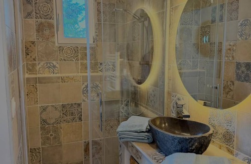 Pelissanne Apartment | Charming 48-square-meter one-bedroom apartment for four people in a quiet location with a terrace in Provence
