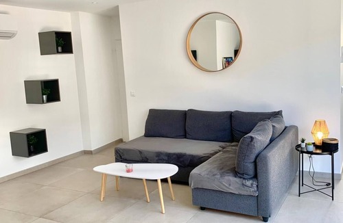 La Crau House | Charming 73 m² house with garden & spa located between Sea & Country