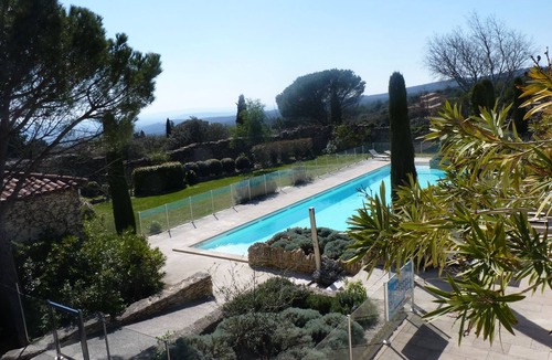Gordes House | Charming Bastidon with Terrace, Garden, and Pool in Gordes, Luberon