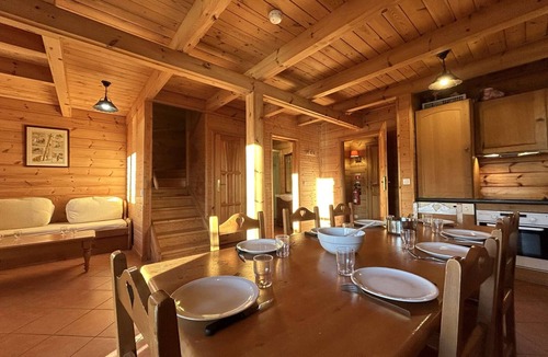 La Joue du Loup Ski Chalet | Charming Chalet for 8 with Pool, Terrace, and Mountain Views near Fontettes Lift