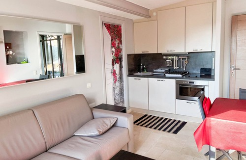 Sainte-Maxime House | Charming, contemporary and comfortable villa with swimming pool.
