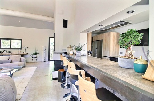 Lourmarin House | Charming country house near Lourmarin, with a view and a pool