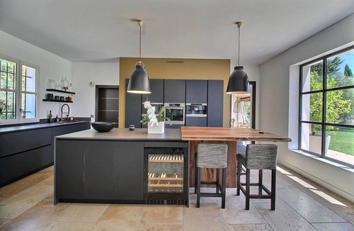 Ventabren House | Charming farmhouse in the Aix countryside, peaceful setting and swimming pool