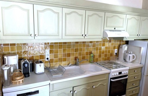 Le Rayol Apartment | CHARMING PROPERTY WITH SPECTACULAR VIEWS AND SMALL POOL NESTLED ON THE CORNICHE
