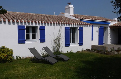 Ile d'Yeu House | Charming little house for rent, peaceful neighborhood near the harbour