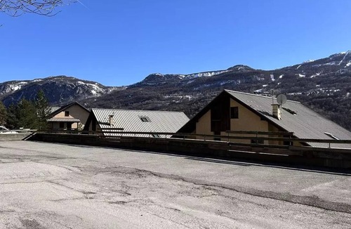 Vallouise-Pelvoux Apartment | Charming mountain apartment – Sleeps 4 to 6
