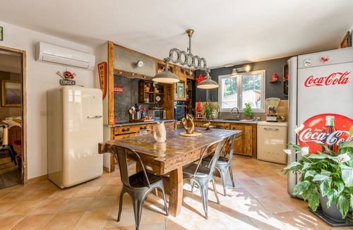 Rochegude Villa | Charming Provence Villa with Pool, Wi-Fi, and Air Conditioning