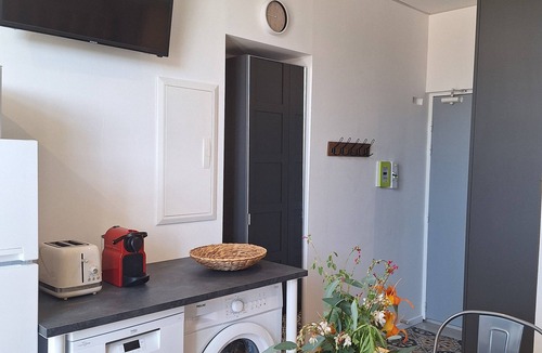 Ruoms Apartment | Charming studio with swimming pool in the heart of Ruoms, Ardèche