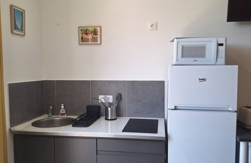 Ruoms Apartment | Charming studio with swimming pool in the heart of Ruoms, Ardèche
