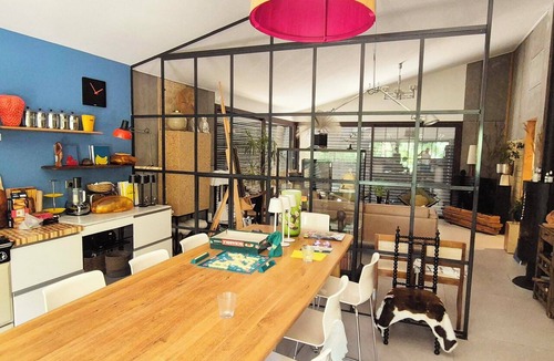 Quartier des Espesses House | Charming villa in a quiet location, just 5 minutes from downtown Nîmes. The Countryside in the City!