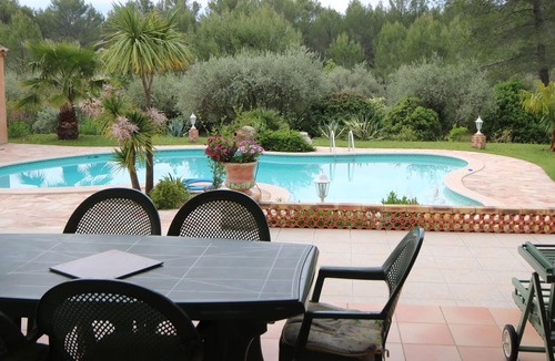 Salernes Villa | Charming Villa in Salernes France with Parking Space
