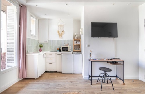 Hotel-de-Ville Apartment | Chez Delphine - Nice Studio in the centre of the Vieux Port