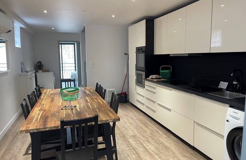 Couronne Urbaine Apartment | Chez Edouard - 2-in-1 Triplex, Rotonde, Downtown Aix