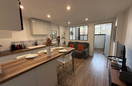 Couronne Urbaine Apartment | Chez Edouard - 2-in-1 Triplex, Rotonde, Downtown Aix