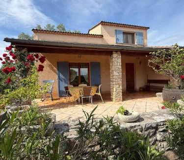 Vallon-Pont-d'Arc House | Chez Polo Villa avec piscine et pool house privé