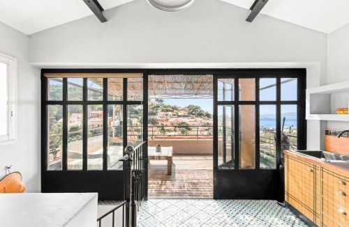 Le Pradet House | Chic Cabin - Terrace with sea view, beaches