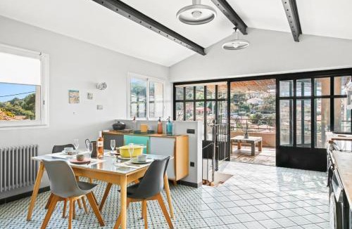 Le Pradet House | Chic Cabin - Terrace with sea view, beaches