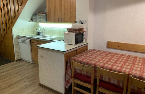 Vaujany Apartment | Claret 2 Apt 12 - Four Bedroom Apartment, Sleeps 10