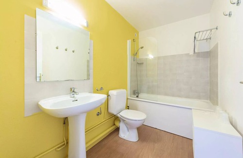 Montpezat Hotel | Classic Room for 2 Adults + 2 Children with Sleeping Area and Terrace