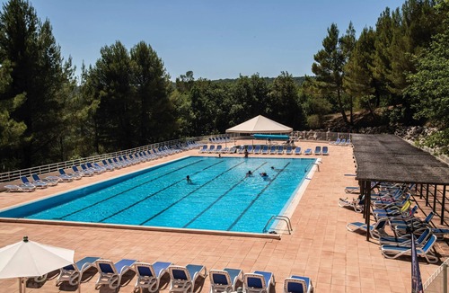 Montpezat Hotel | Classic Room for 2 Adults + 1 Child, Sleeping Area, Terrace