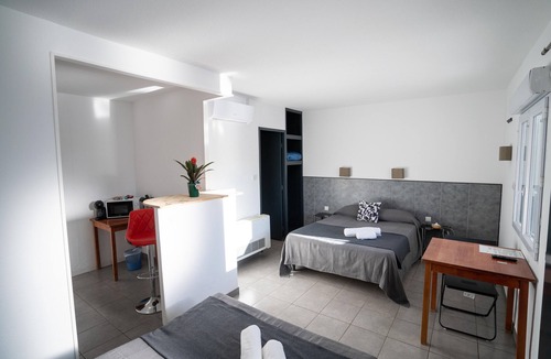 Velaux Hotel | Clos la Verdiere