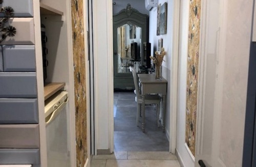 Lambesc Apartment | Clos Sainte Marguerite: 2 People, Ideal location with Wifi and Air conditioning