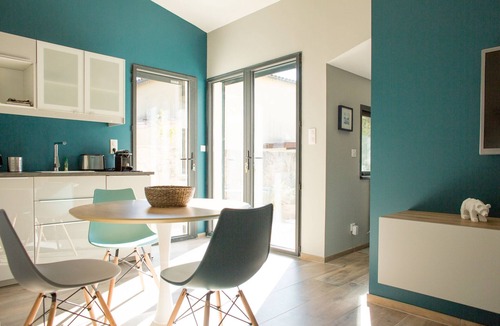 Villeneuve-les-Avignon Apartment | Comfortable designer studio in quiet Provence, a stone's throw from Avignon.