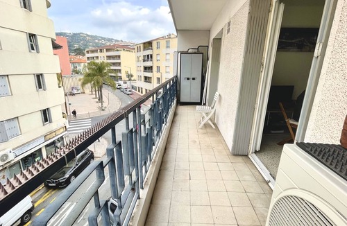 Prado - Republique Apartment | Comfortable and spacious studio in Cannes