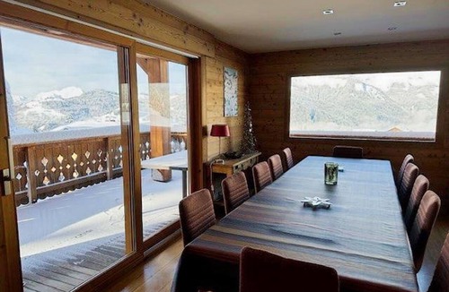 Crest-Voland Ski Chalet | Comfortable chalet for 12 with WiFi and parking, near slopes