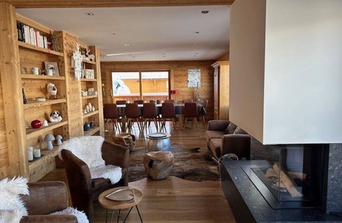Crest-Voland Ski Chalet | Comfortable chalet for 12 with WiFi and parking, near slopes