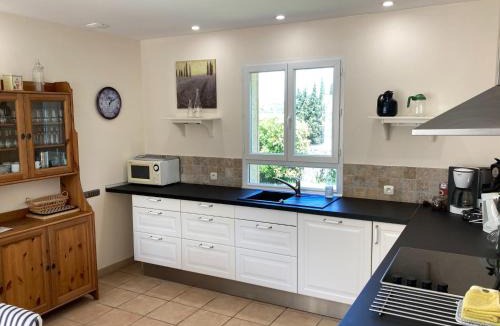 Montbrun-des-Corbieres Villa | Comfortable villa with jacuzzi