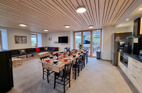 La Versanne Cottage | Comfortable lodging for 10/14 people, pets allowed