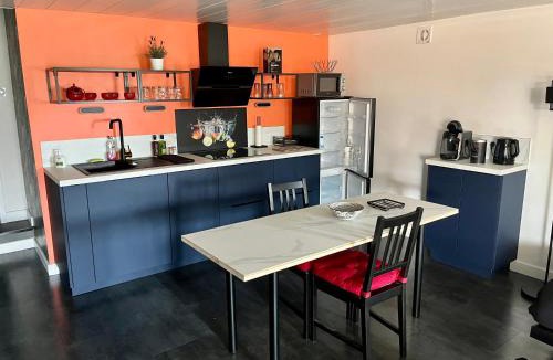 Vernaison Apartment | Comme dans un écrin - T2 de 50 m² avec jardin, terrasse et piscine