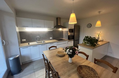 Menerbes House | COMPLETELY RENOVATED INTERIOR with 4 bedrooms, 360° VIEW of Ménerbes, and a 9x4 saltwater POOL