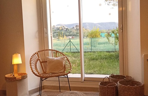 Menerbes House | COMPLETELY RENOVATED INTERIOR with 4 bedrooms, 360° VIEW of Ménerbes, and a 9x4 saltwater POOL