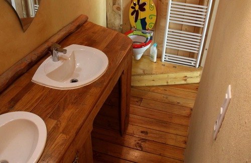 Pelvoux House | Confortable, ecologically built guesthouse in the heart of the Ecrins mountains.