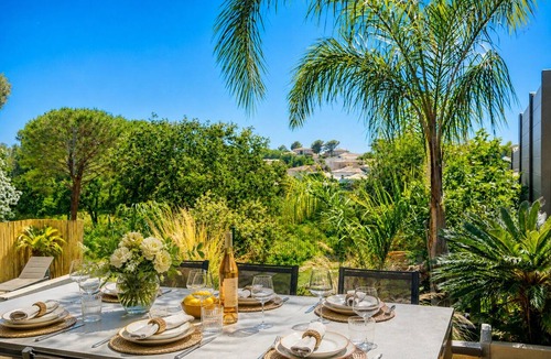 Frejus Villa | Contemporary air-conditioned villa in Fréjus with swimming pool for 6 people
