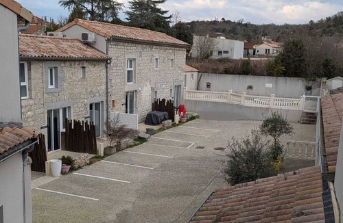 Ruoms Apartment | Cosy 2/4-person apartment with pool in the center of Ruoms