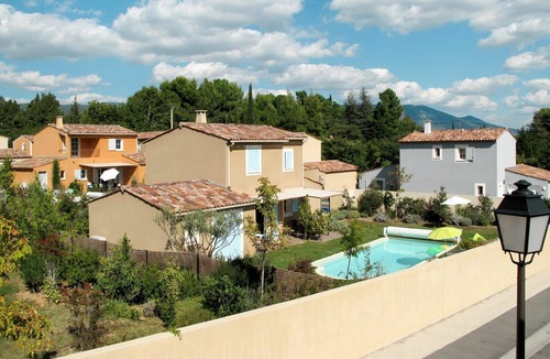 Saint-Saturnin-les-Apt House | Cosy apartment in villa for 8 guests with private pool, A/C, WIFI, TV, terrace and pets allowed