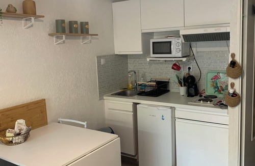 Saint-Mandrier-sur-Mer Apartment | Cosy apartment 400 m from the beach perfect for a family with 2 children