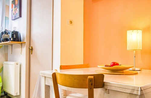 Est Apartment | Cosy apartment for 2 guests with A/C, TV and balcony