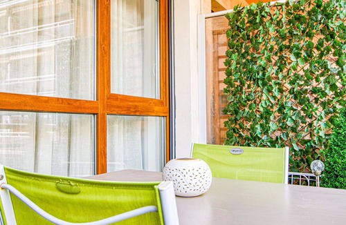 Est Apartment | Cosy apartment for 2 guests with A/C, TV and balcony