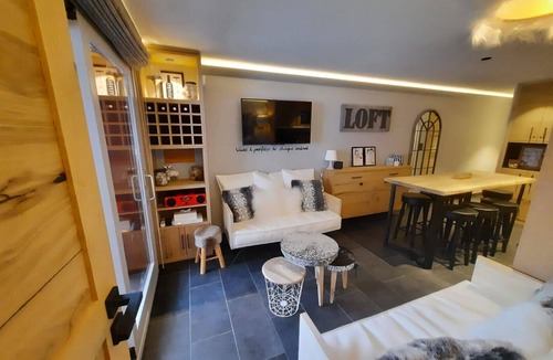 Meribel Village Apartment | COSY APARTMENT IN SKI SKI - SWIMMING POOL - SOUTH TERRACE - VILLAGE MERIBEL
