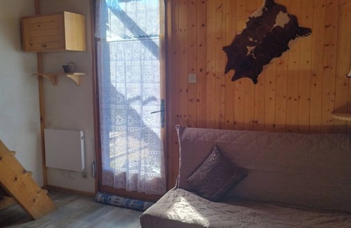 Barcelonnette Ski Chalet | Cosy family chalet for 4 people. Pets allowed.