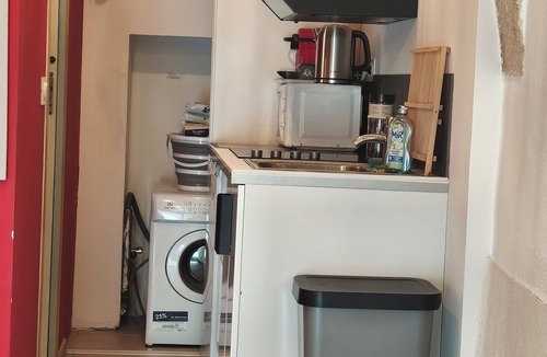 Pelissanne Apartment | Cosy studio in the center of Pélissanne