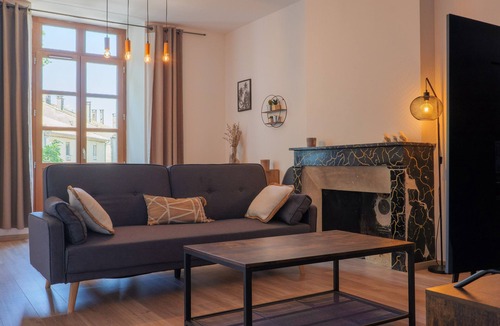 Aubenas Apartment | Cosy T4 Apartment in City Center with Wi-Fi and Air Conditioning