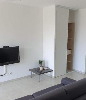 Saint-Isidore Apartment | COTE VILLAGE